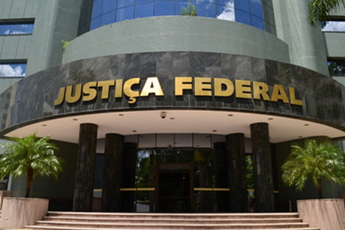 Juiz de Curitiba interrompe envio de dois processos de Lula na Lava Jato ao DF