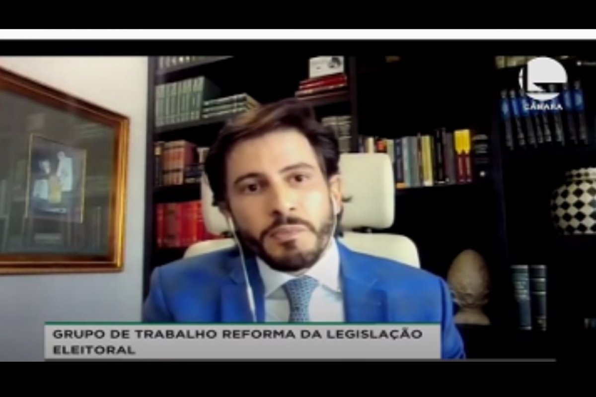Advogado baiano Tiago Ayres participa de audiência pública sobre a reforma do código eleitoral