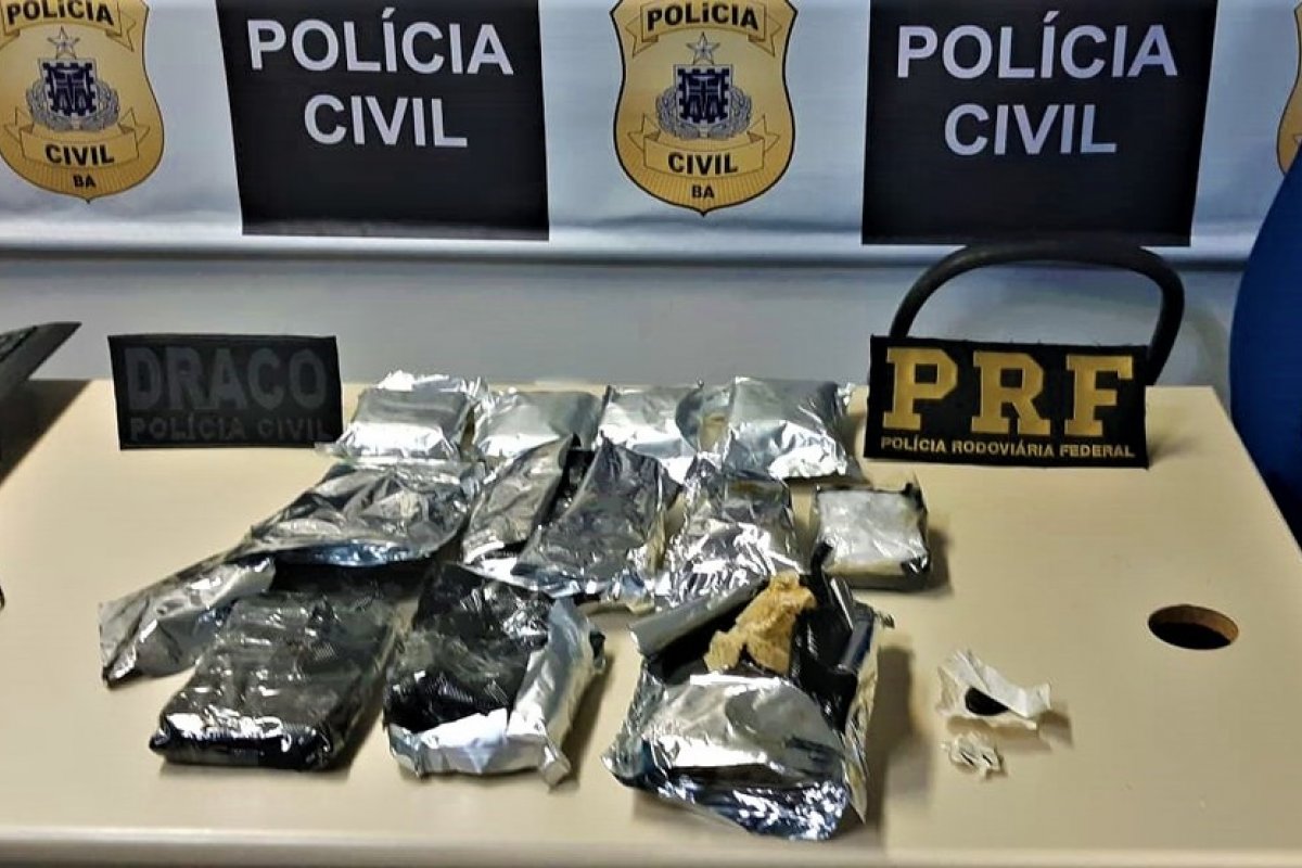 Homem é preso e mais de quatro kg de 'supermaconha' são apreendidos dentro de videogame em Salvador