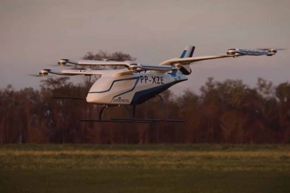 Embraer apresenta 'carro voador' elétrico em voo pela primeira vez