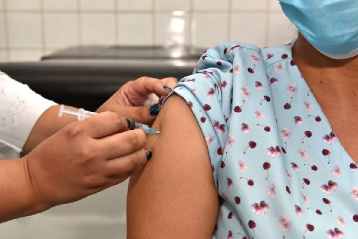 CGU investiga suspeitos de se vacinarem mais de duas vezes e usarem nomes de mortos