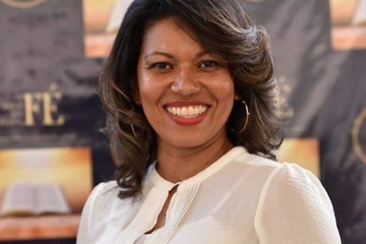 Ex-dançarina do É o Tchan segue firme como Missionária Evangélica e vira apresentadora de TV