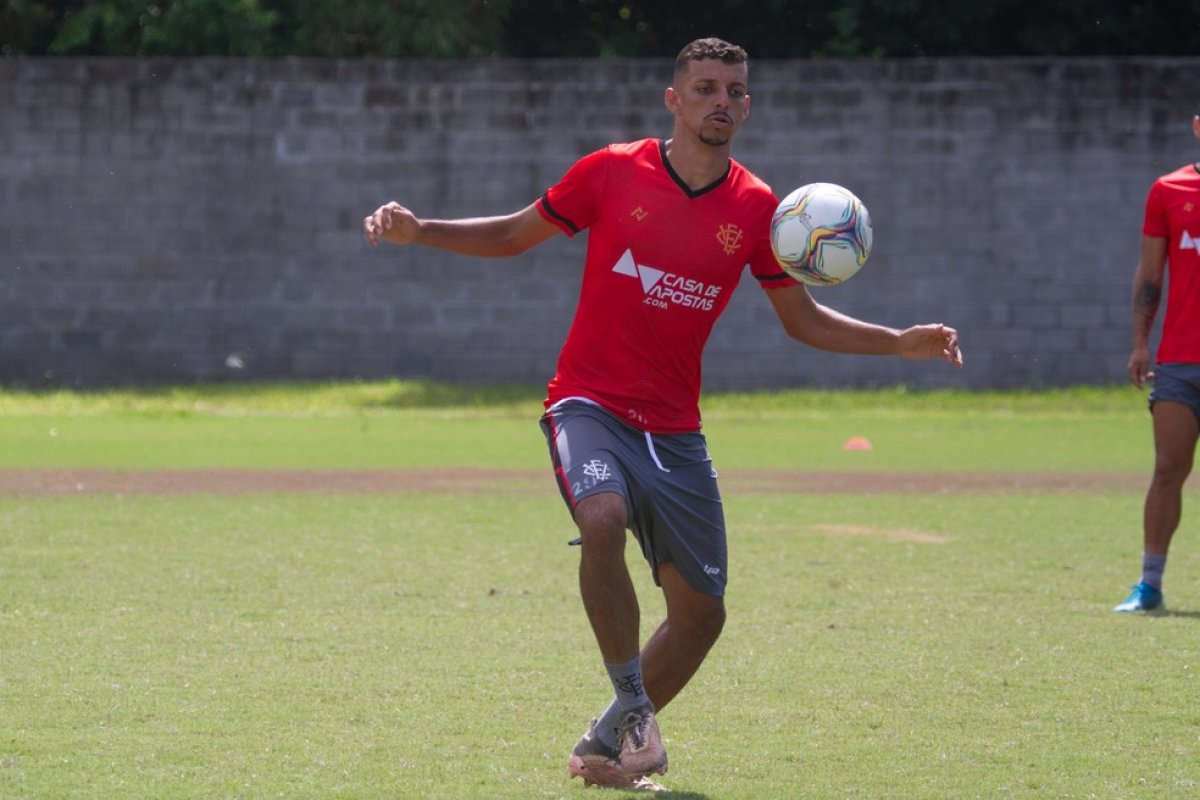 Vitória se reapresenta e treina para enfrentar o Confiança