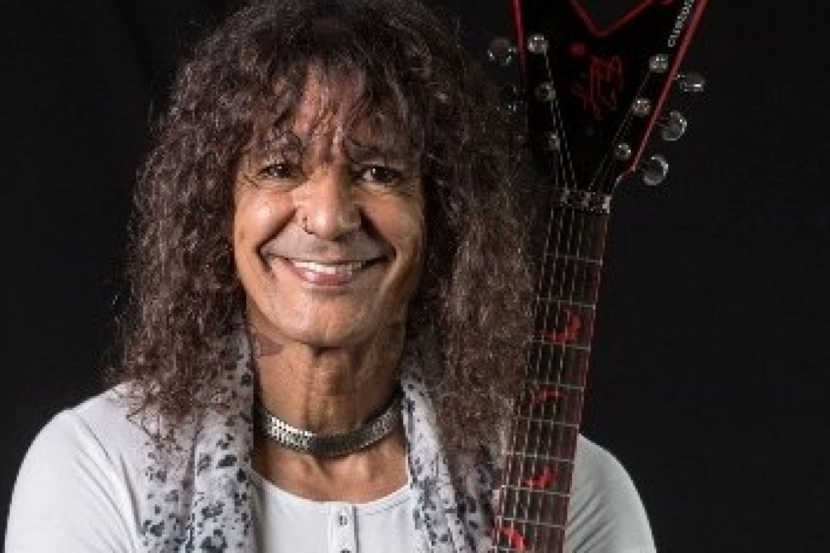 Luiz Caldas lança álbum de Samba de Roda em homenagem a Roberto Mendes