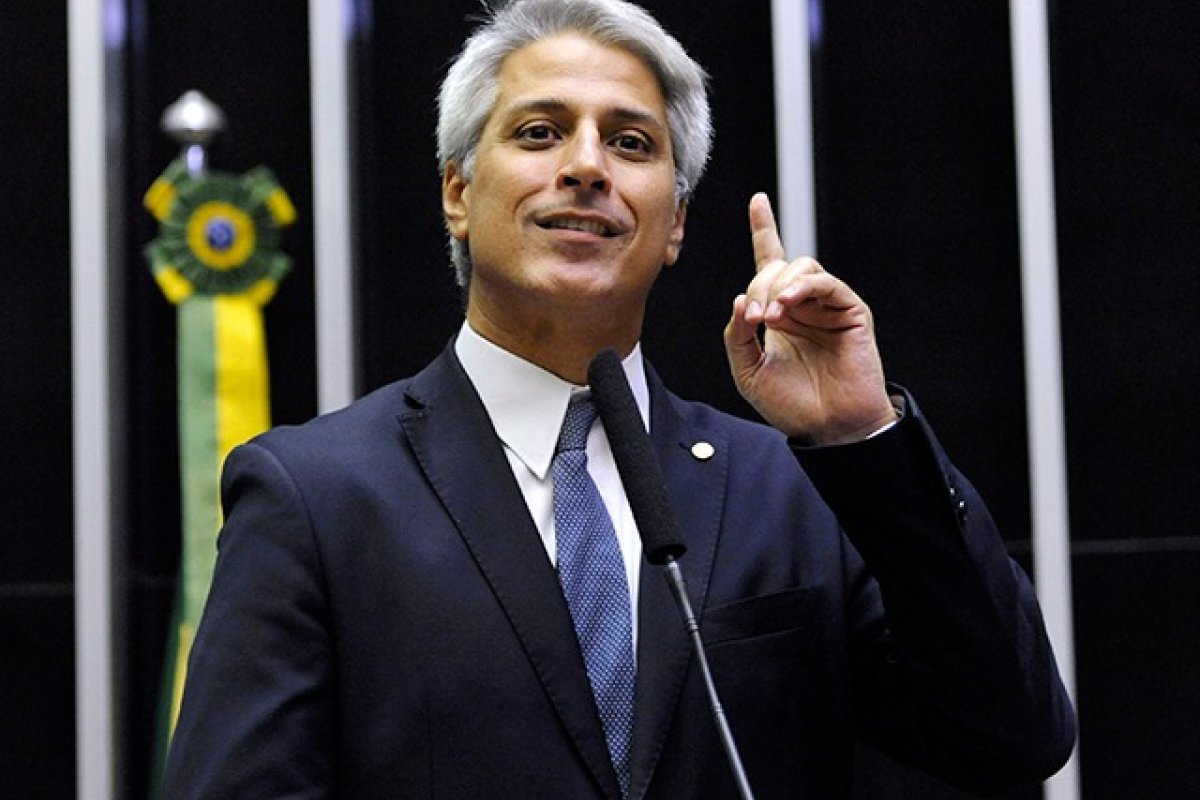 Alessandro Molon foi escolhido como novo líder da oposição na Câmara dos Deputados