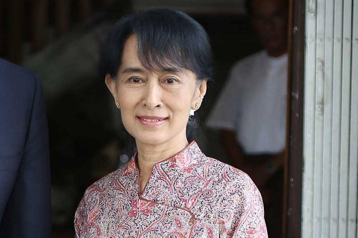 Sede de partido da líder de governo civil de Mianmar é atacado com bomba incendiária