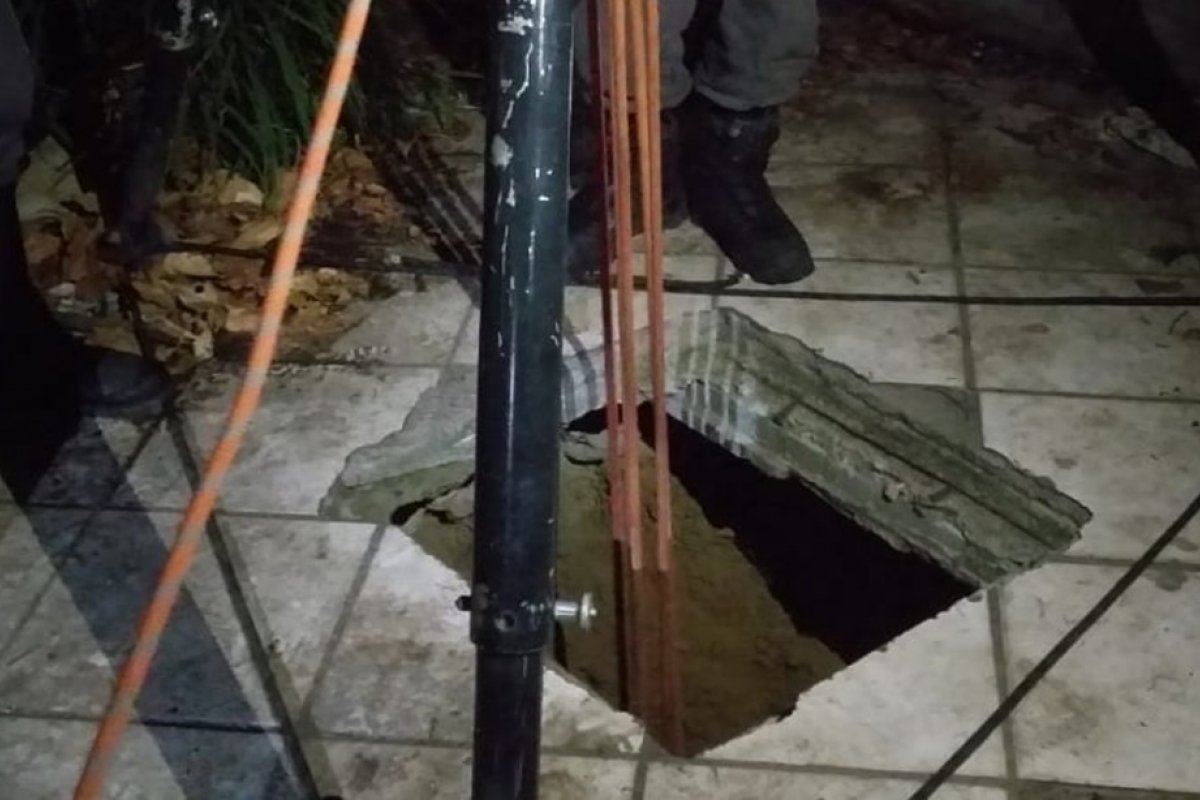Rapaz cai em cisterna de 15 metros de profundidade em casa abandonada na Bahia 