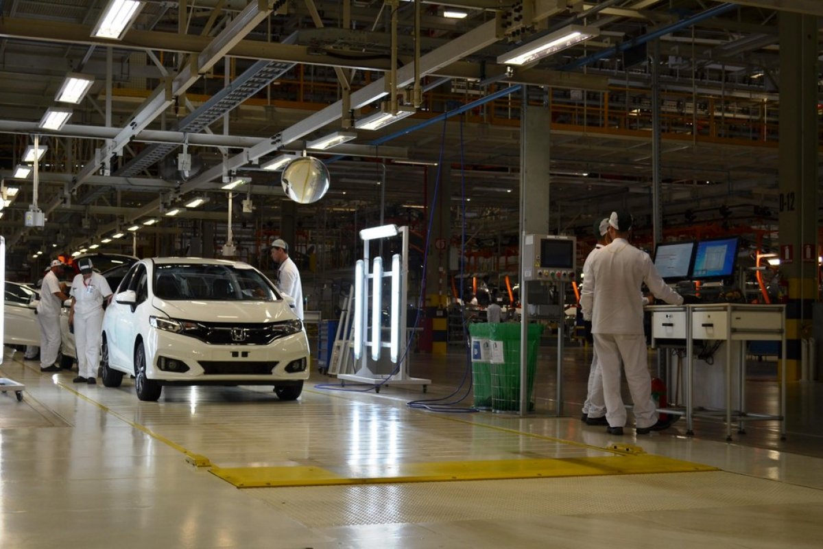 Honda decide suspender produção no Brasil temporariamente