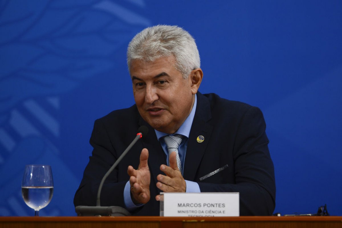 Ministro diz que Anvisa já recebeu pedido de testes de vacina apoiada pelo governo federal