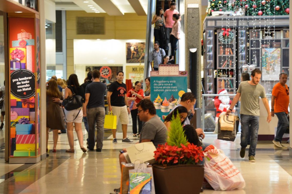Movimento em shoppings brasileiros cresceu 9,7% em fevereiro, diz pesquisa