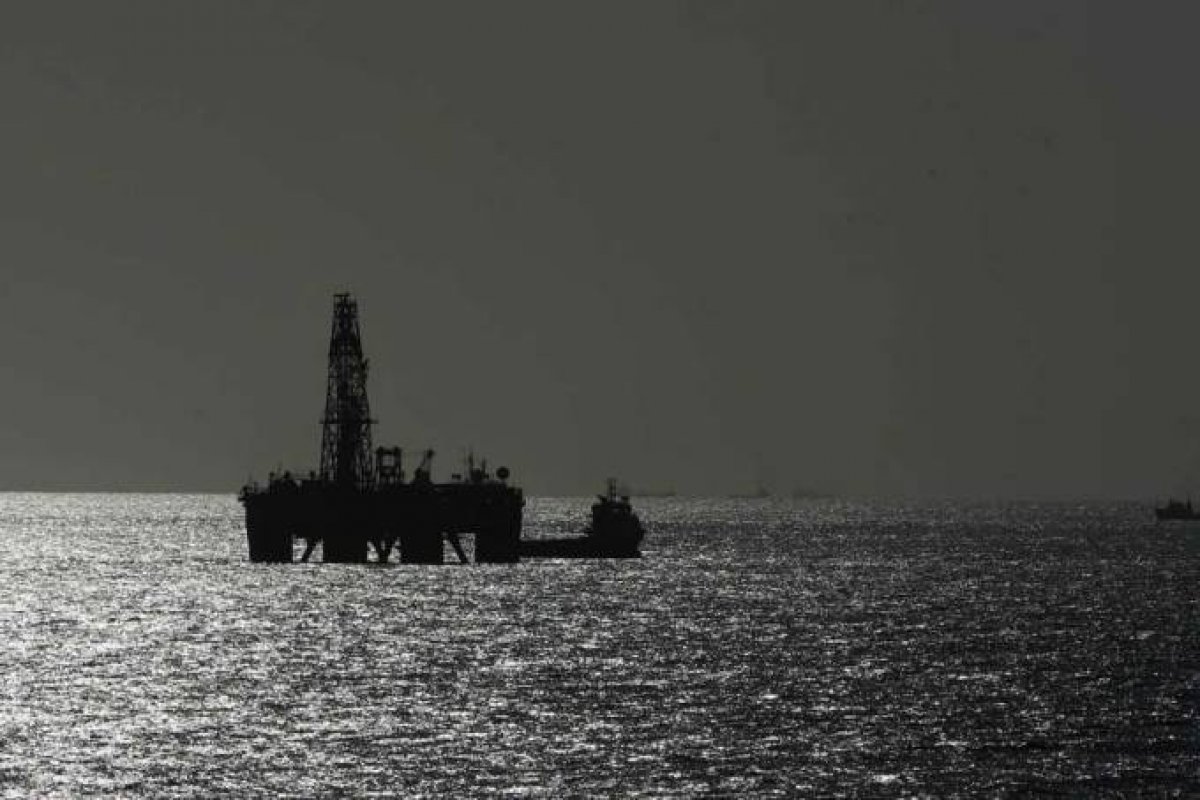 Petrobras confirma vazamento de óleo na Bacia de Campos, no Rio