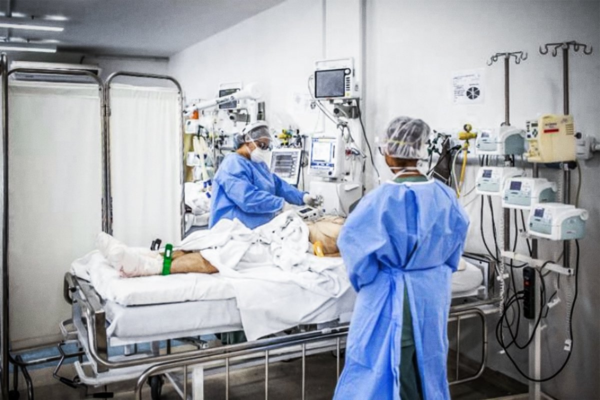 Brasil atinge novo recorde com 2,4 mil mortes diárias por covid-19