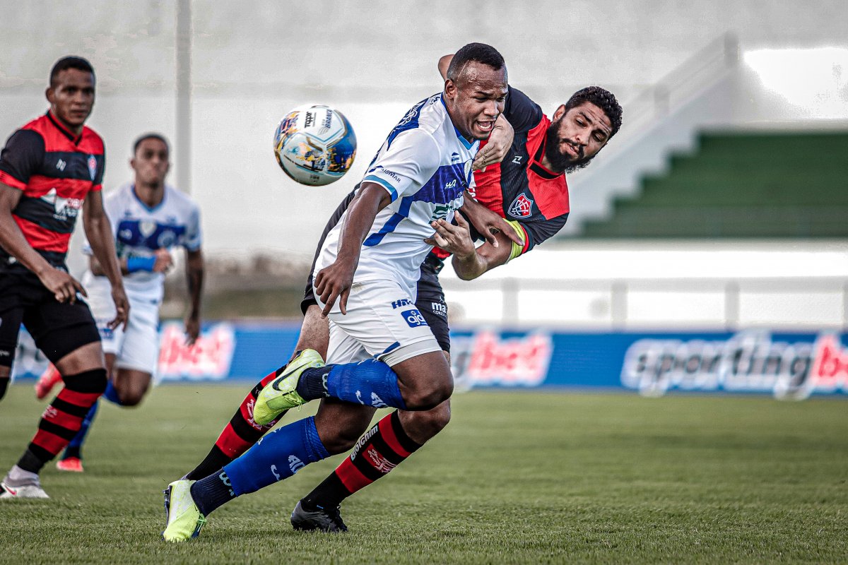 Em jogo fraco, Vitória e Confiança não saem do 0 a 0 pela Copa do Nordeste