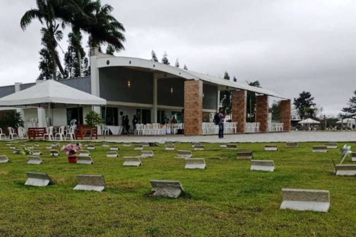 Adolescente de 14 anos é morto após ser baleado dentro de casa, em Feira de Santana