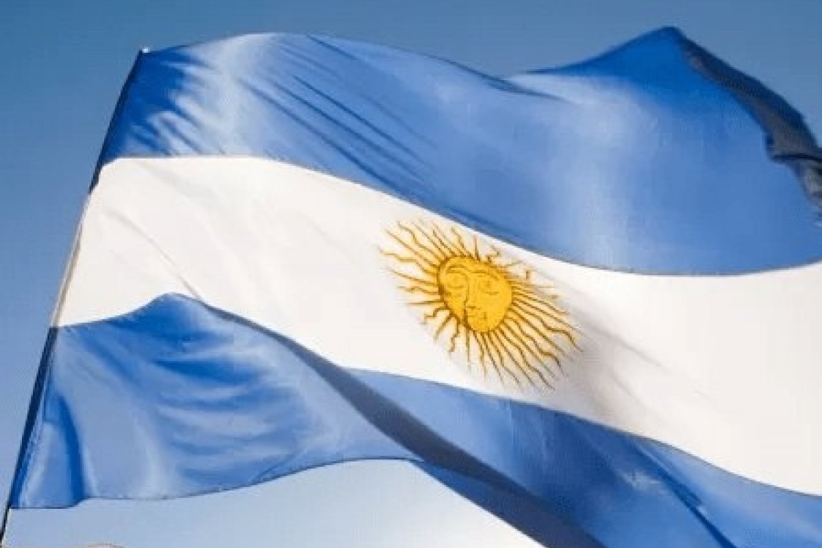 Argentina e Equador reforçam restrições para conter aumento dos casos