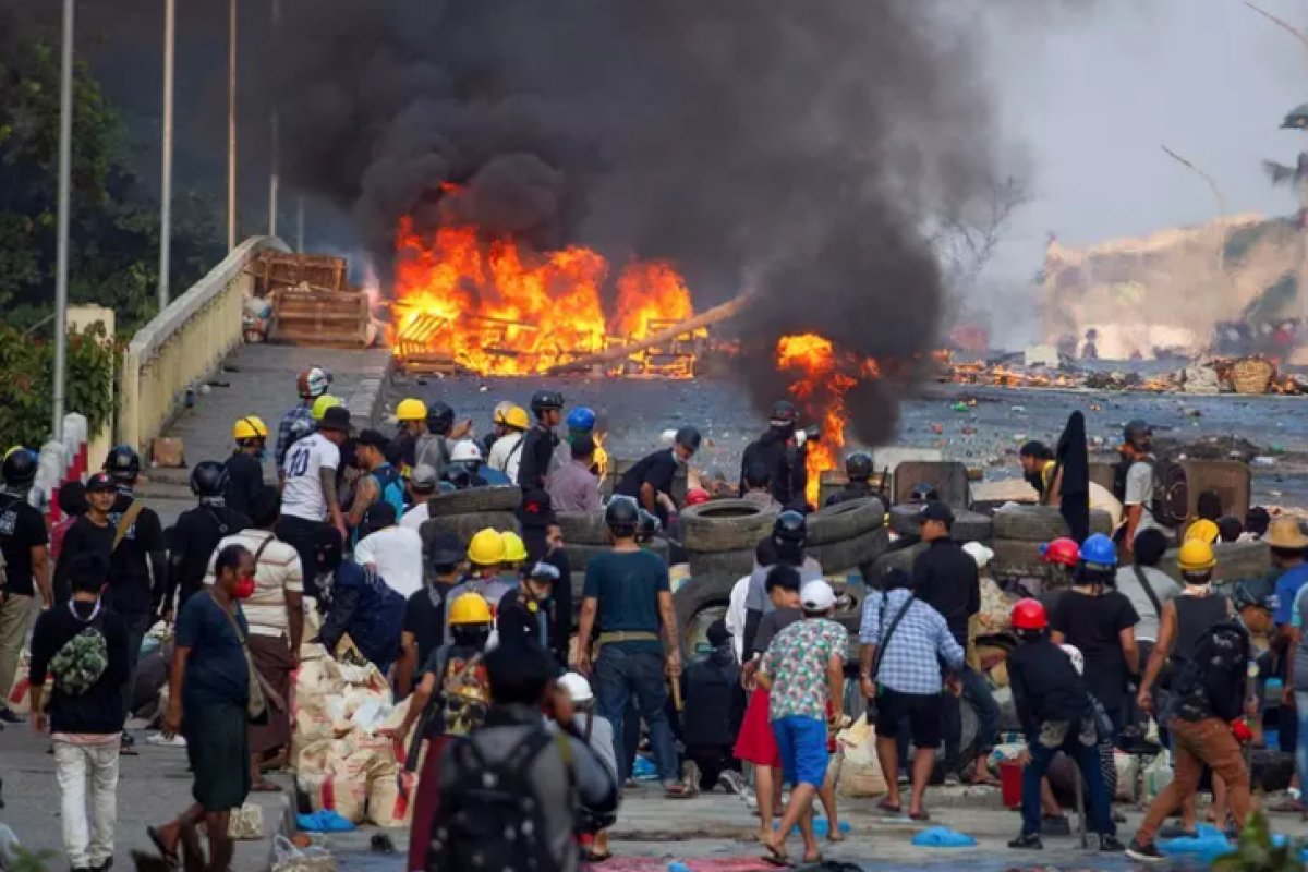 EUA suspendem comércio com Mianmar após violência em protestos