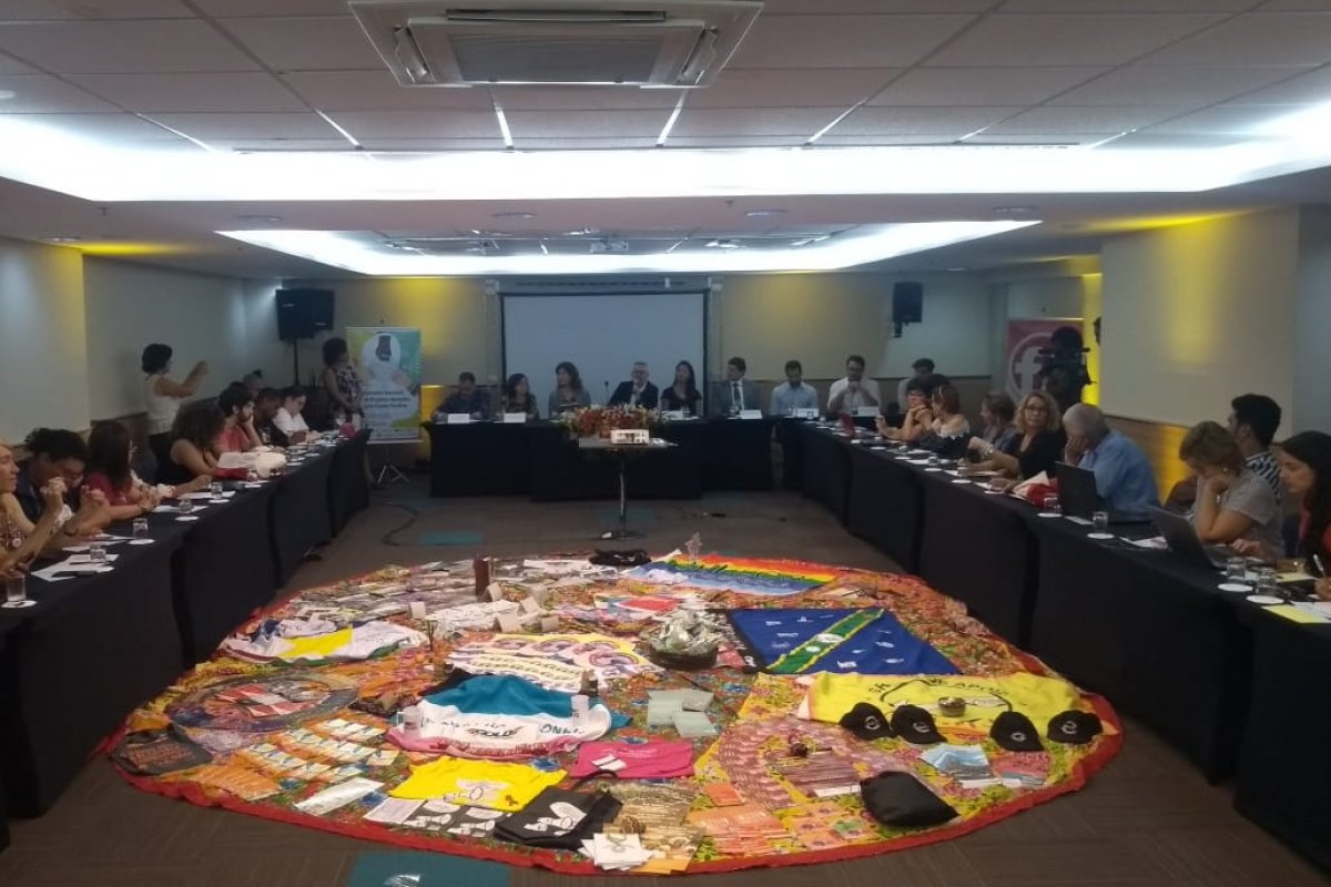 Encontro em Salvador debate prevenção do HIV e hepatites virais no Brasil