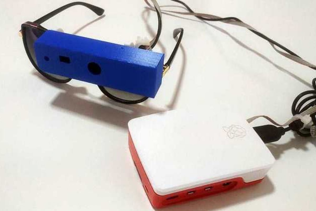 Engenheiro brasileiro cria óculos anti-covid para pessoas cegas