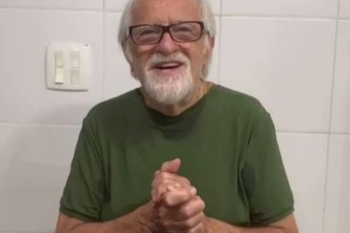 Aprenda a receita do delicioso cuscuz paulista, ensinada pelo ator Ary Fontoura!