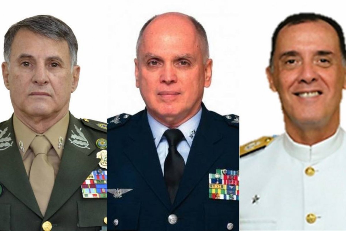 Conforme o Farol da Bahia anunciou com exclusividade nesta segunda (29), comandantes das Forças Armadas deixam cargos