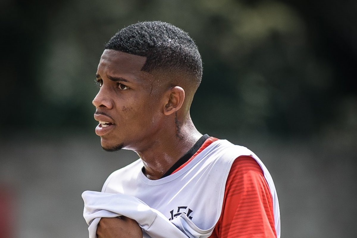 Vitória faz último treino antes de enfrentar o Bahia de Feira