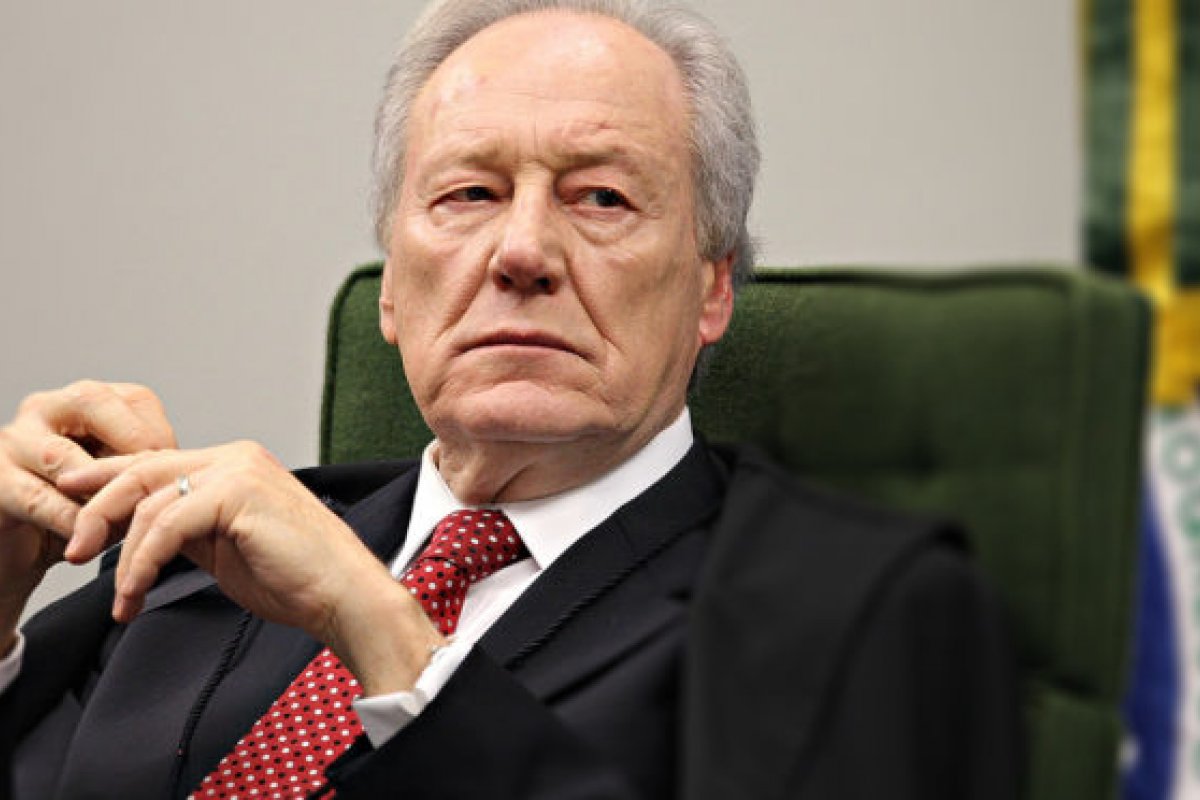 Lewandowski envia mensagens hackeadas da Lava Jato para PGR e Corregedoria do MP