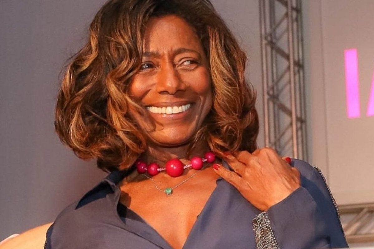 Glória Maria chega aos 70 anos e dispara: “Tenho orgulho da idade”