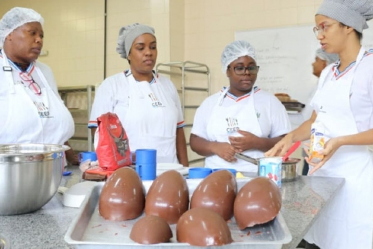 Mais de 200 mil novas vagas de qualificação profissional são oferecidas gratuitamente