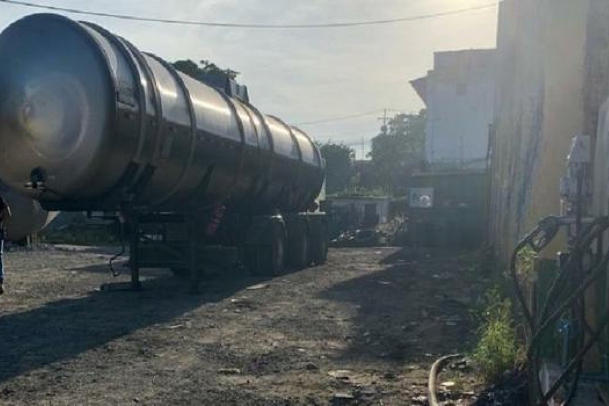 Três pessoas são presas por estoque irregular de combustível em Simões Filho