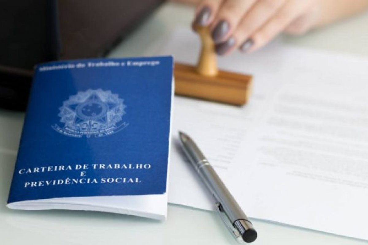 Desemprego alcança 14,3 milhões de pessoas no trimestre terminado em janeiro