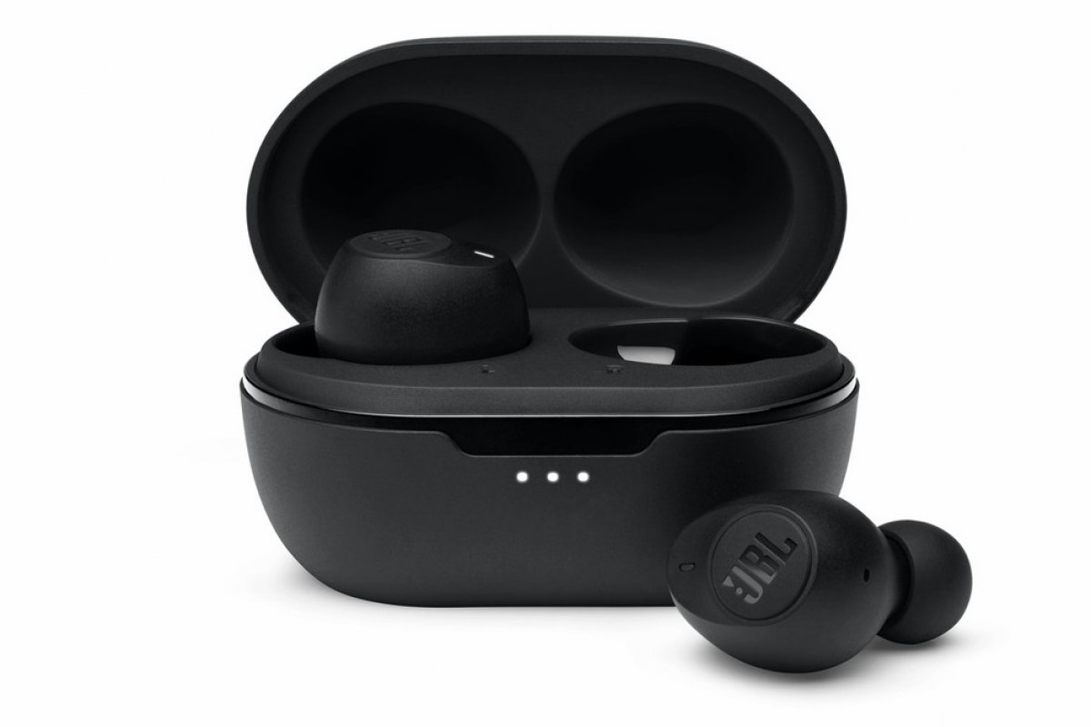 JBL lança novo fone Bluetooth com pareamento com assistentes de voz