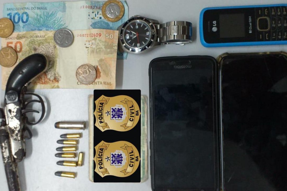 Dono de bar é preso com arma e munições no sul da Bahia