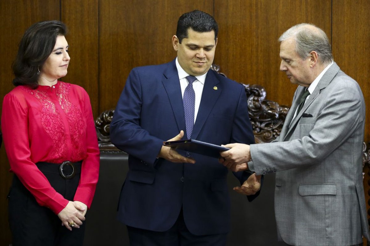 Relatório da reforma da Previdência será lido na CCJ do Senado