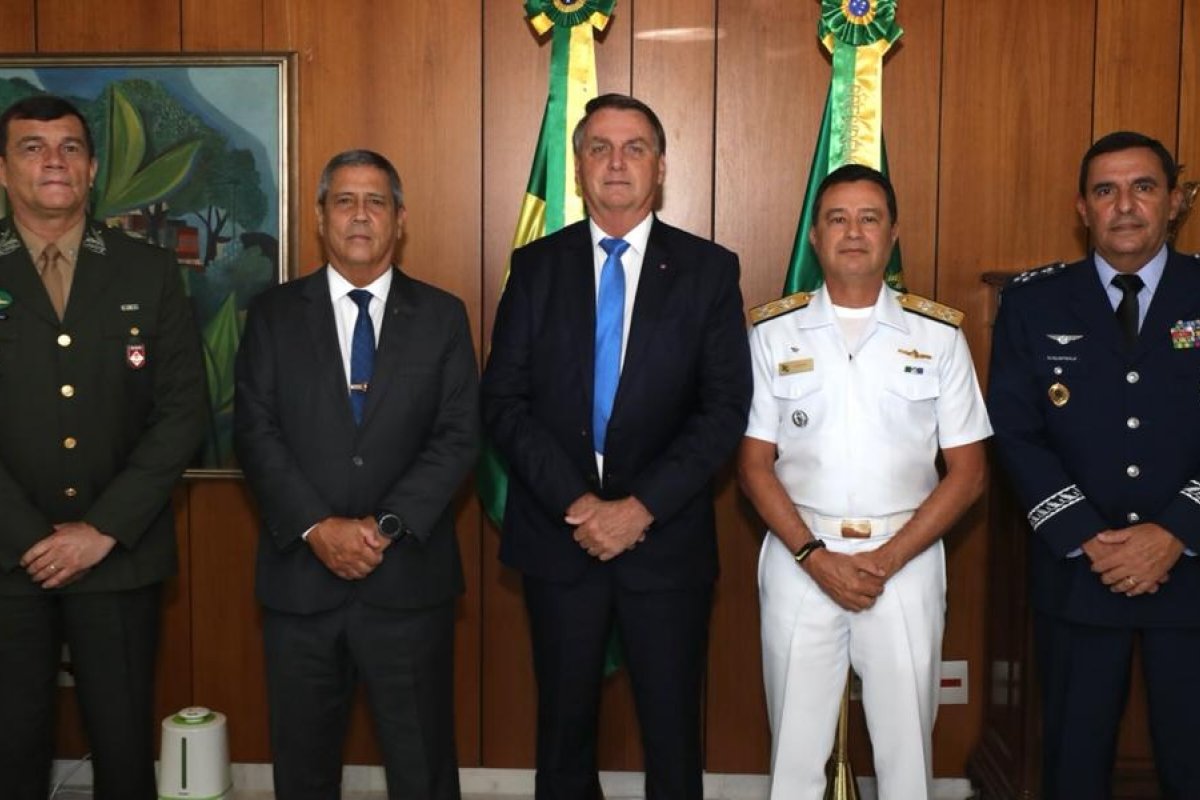 Ministro apresenta novos comandantes das Forças Armadas