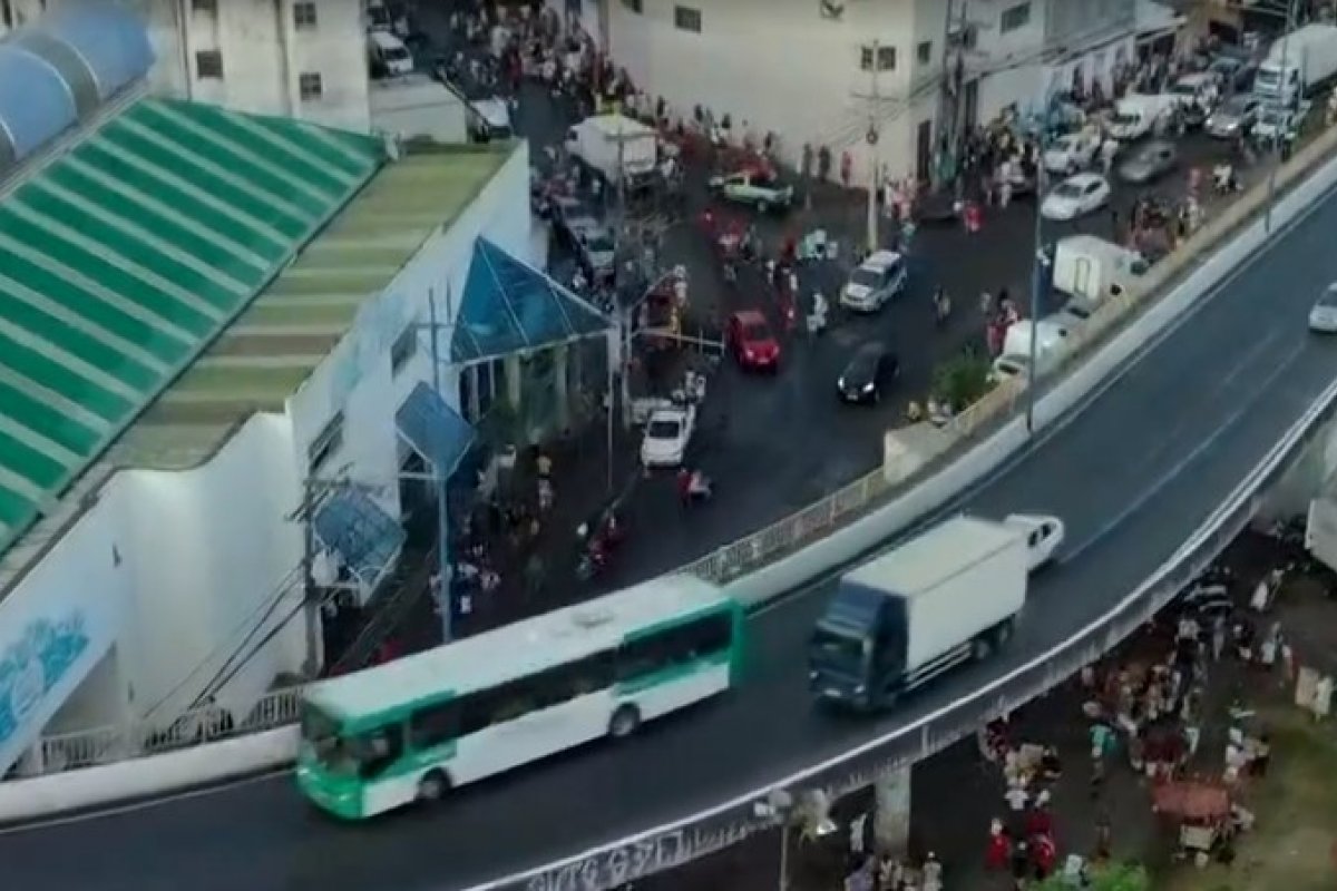 Mercado do Peixe de Salvador e Feira de São Joaquim registram aglomerações por causa da busca pelo pescado