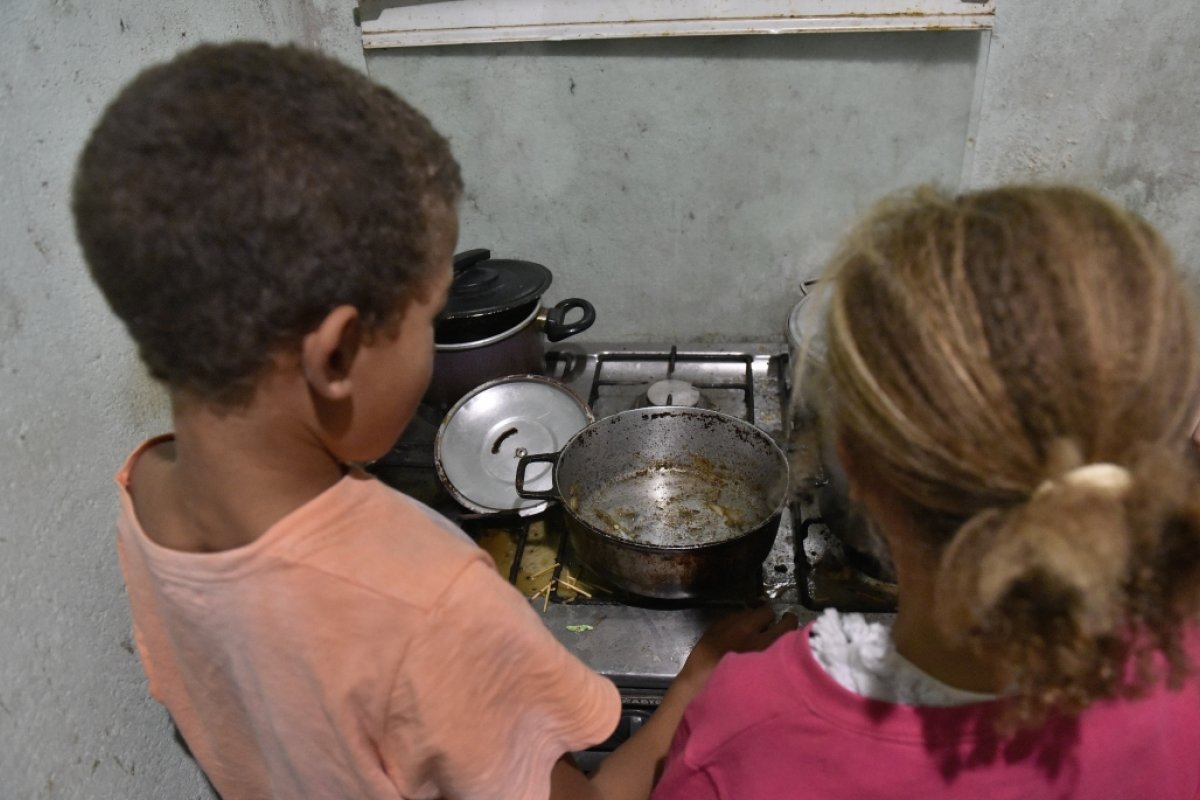 Inflação e coronavírus podem empurrar Brasil de volta ao Mapa da Fome, aponta projeções