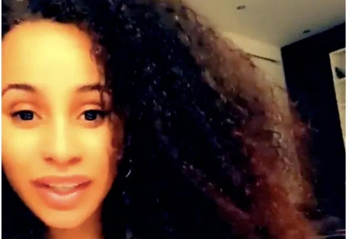 Rapper Cardi B vai lançar produtos para cabelos