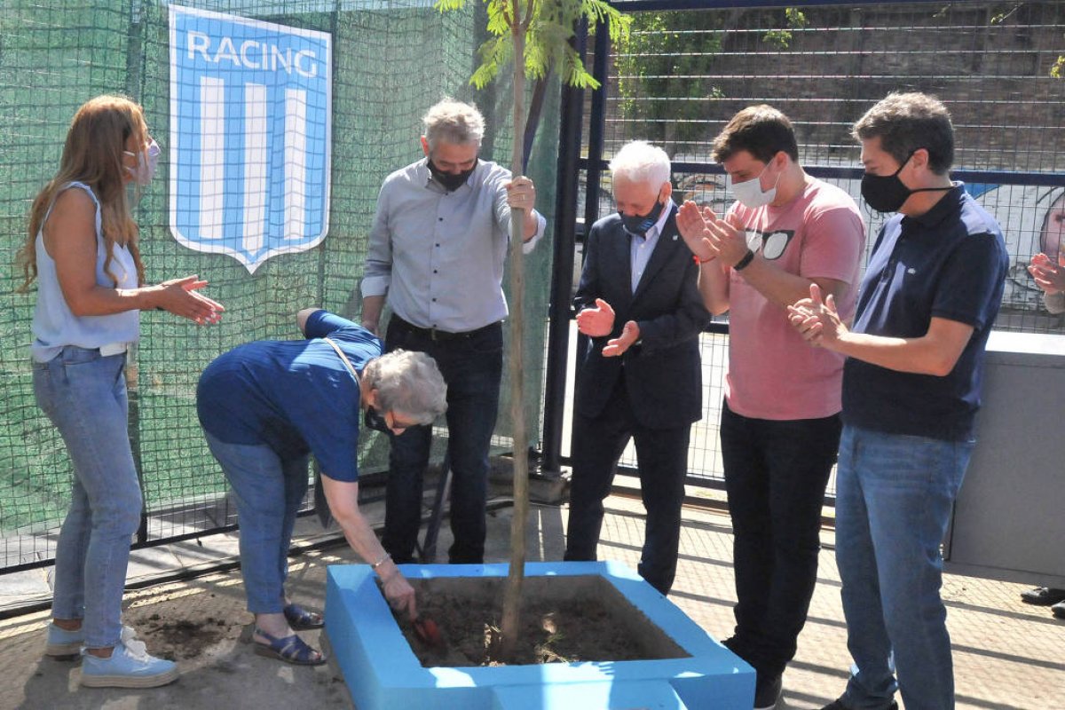 Clubes argentinos "goleiam" Brasil em manifestações contra golpe militar