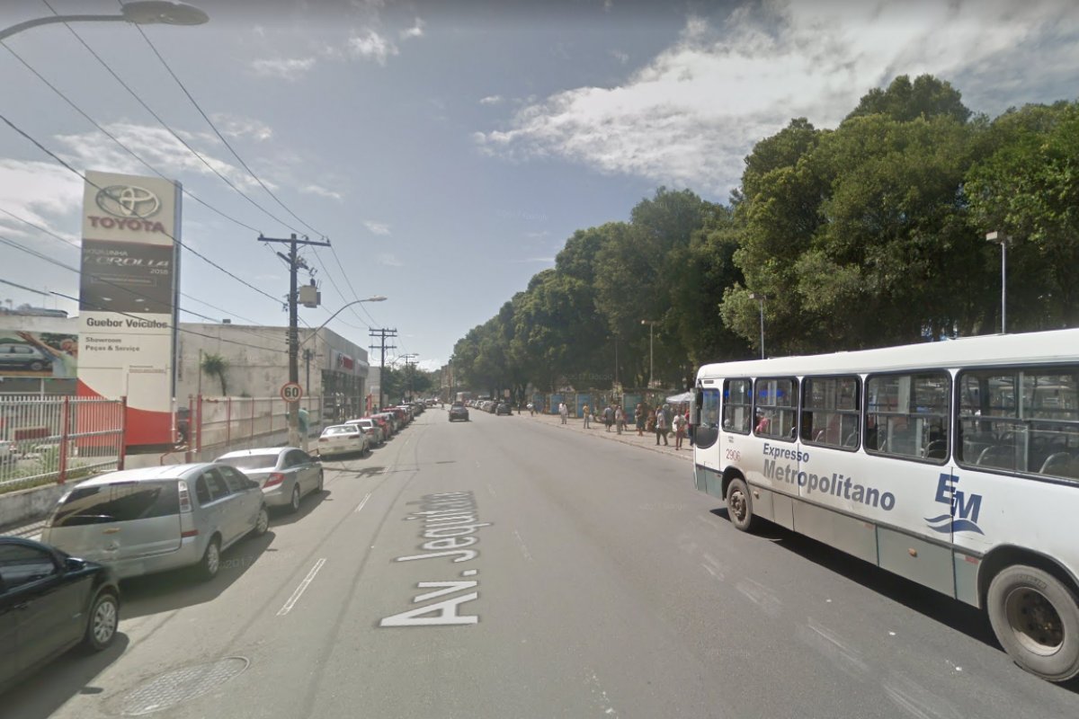 Homem fica ferido após ser atropelado em Salvador