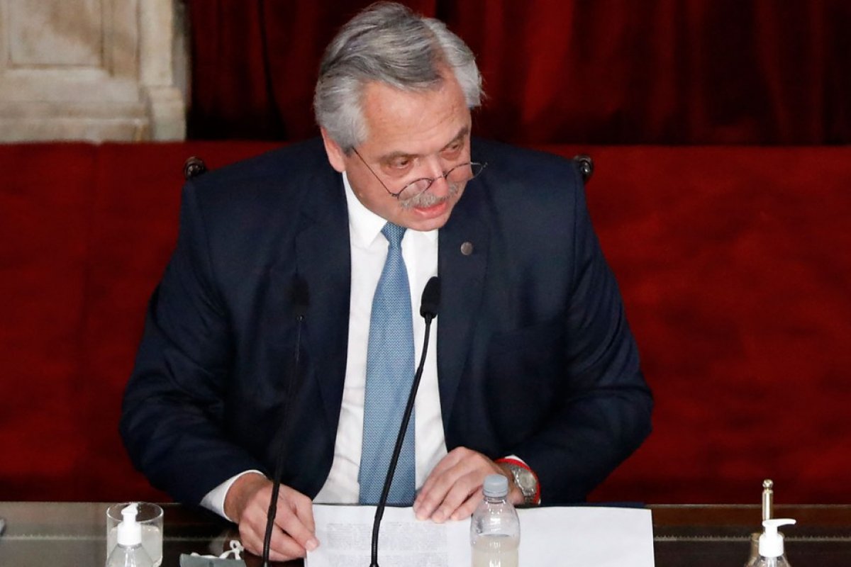 Presidente da Argentina, Alberto Fernández testa positivo para Covid-19