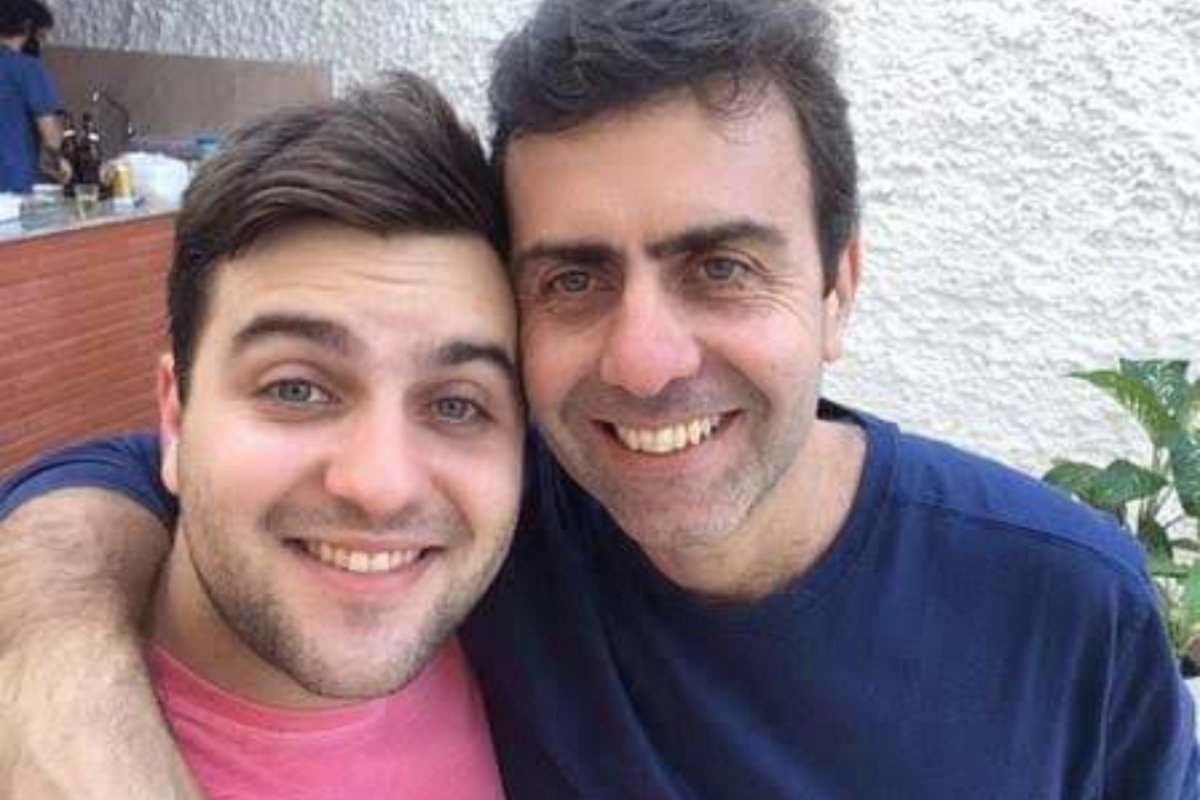 Filho de Marcelo Freixo ganha cargo de Eduardo Paes mesmo sem ter formação específica