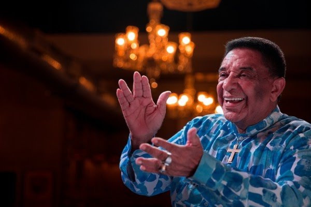 Famosos lamentam morte de Agnaldo Timóteo! 