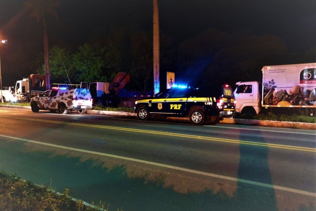 Ação conjunta da PRF-BA e PM-BA prende grupo especializado em roubo de veículos de carga