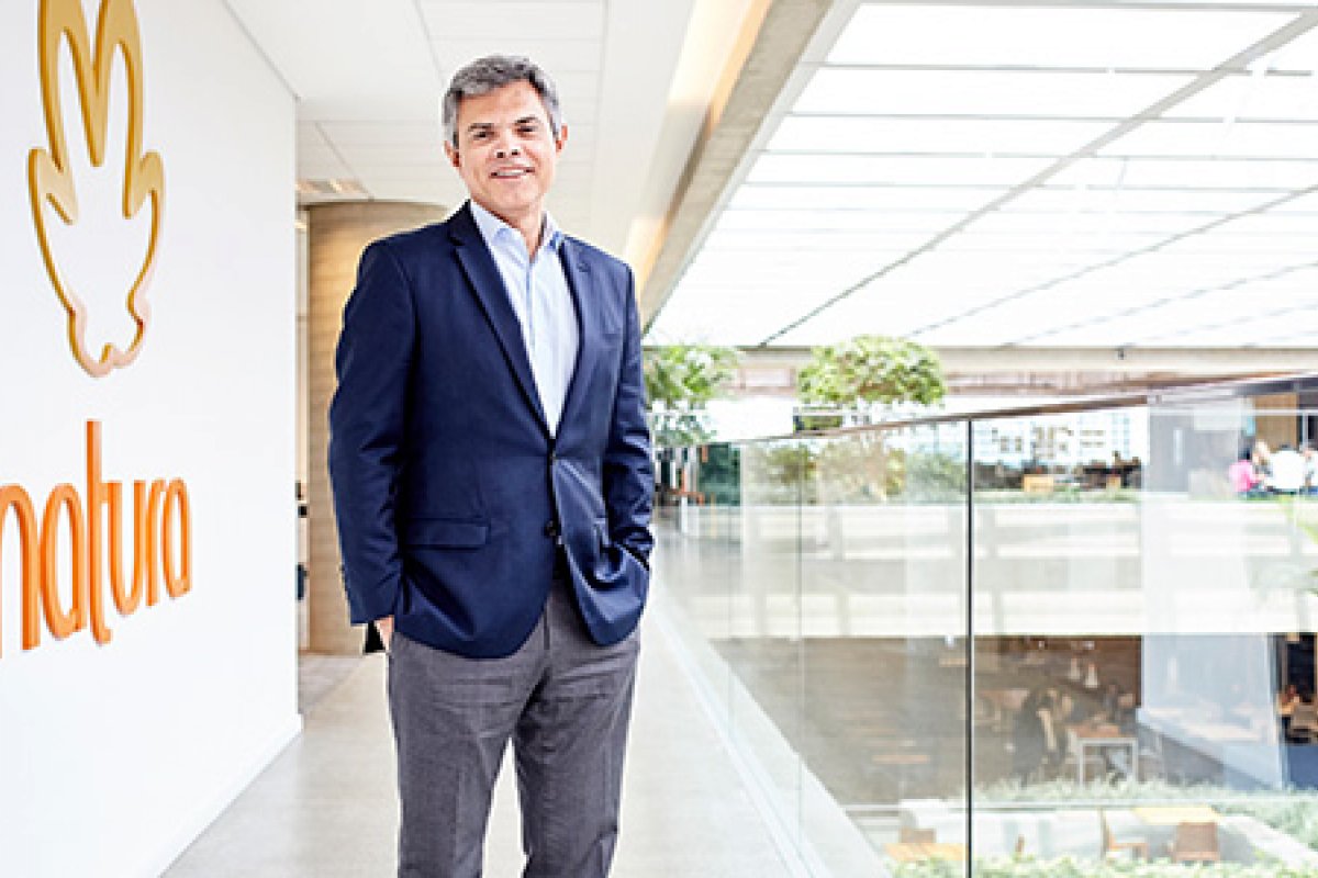 Presidente da Natura diz que compra de vacinas para funcionários é "inaceitável"