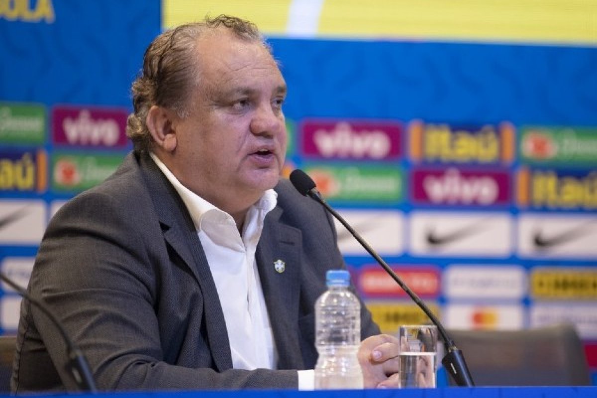 Ex-jogador Branco recebe alta após ficar 17 dias internado com covid-19