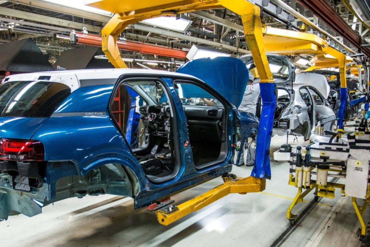 29 das 58 fábricas de veículos do Brasil estão com atividades paralisadas, diz Anfavea