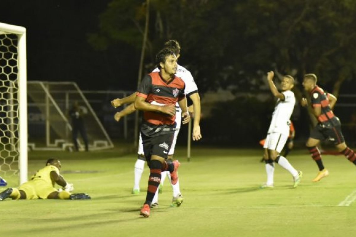 Vitória põe fim a jejum de triunfos ao bater Treze e encaminha classificação para quartas da Copa do Nordeste