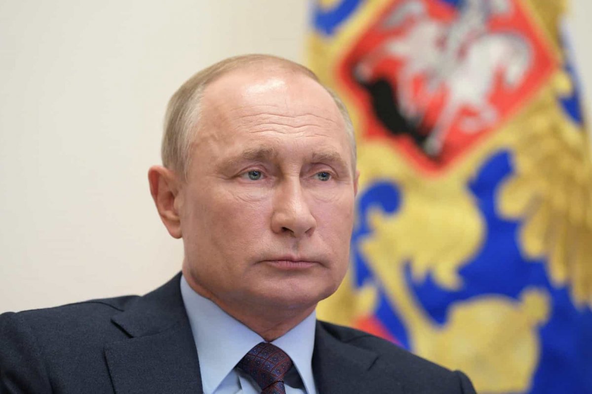 Putin promulga lei que lhe permite concorrer a mais dois mandatos na Rússia