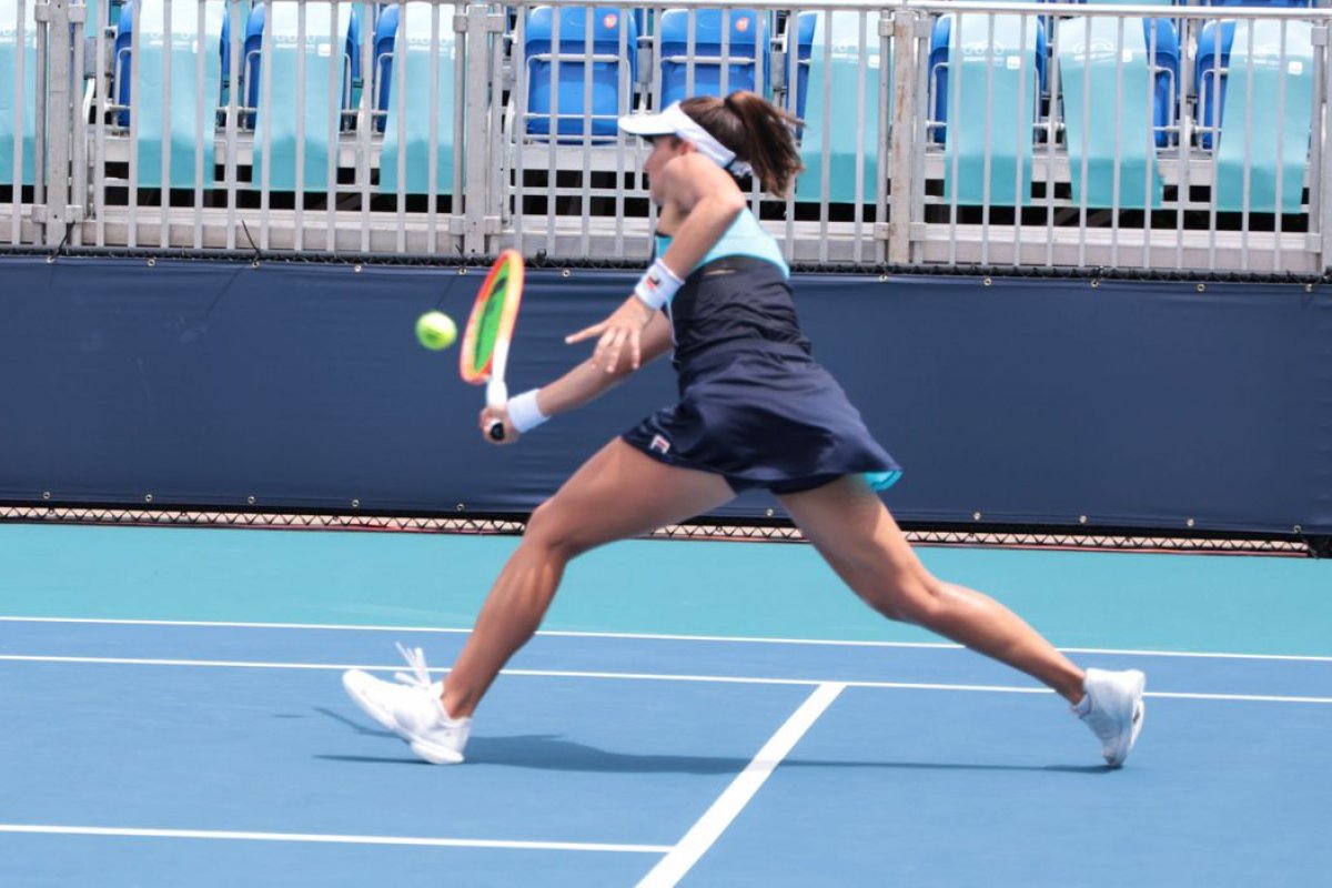 Luisa Stefani alcança melhor ranking de uma tenista brasileira na WTA