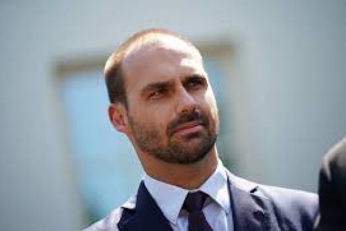 Conselho de Ética adia análise de declaração de Eduardo Bolsonaro sobre o AI-5